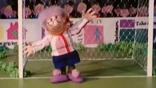 Gran (1983) - Episode 4: Gran the Goalie