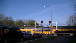 Spoorwegovergang Vlissingen // Dutch railroad crossing