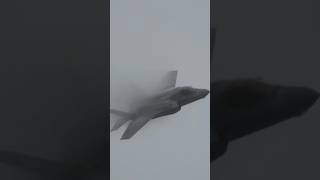 【航空自衛隊新田原基地へ配備されることが明らかになったF-35Bの超高速飛行！】