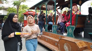 Serunya berjalan kaki di taman kota terbesar di Bandung