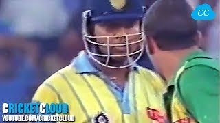 Ajay Jadeja Hit Back to Back SIXES - When Commentator keep saying he is out !!