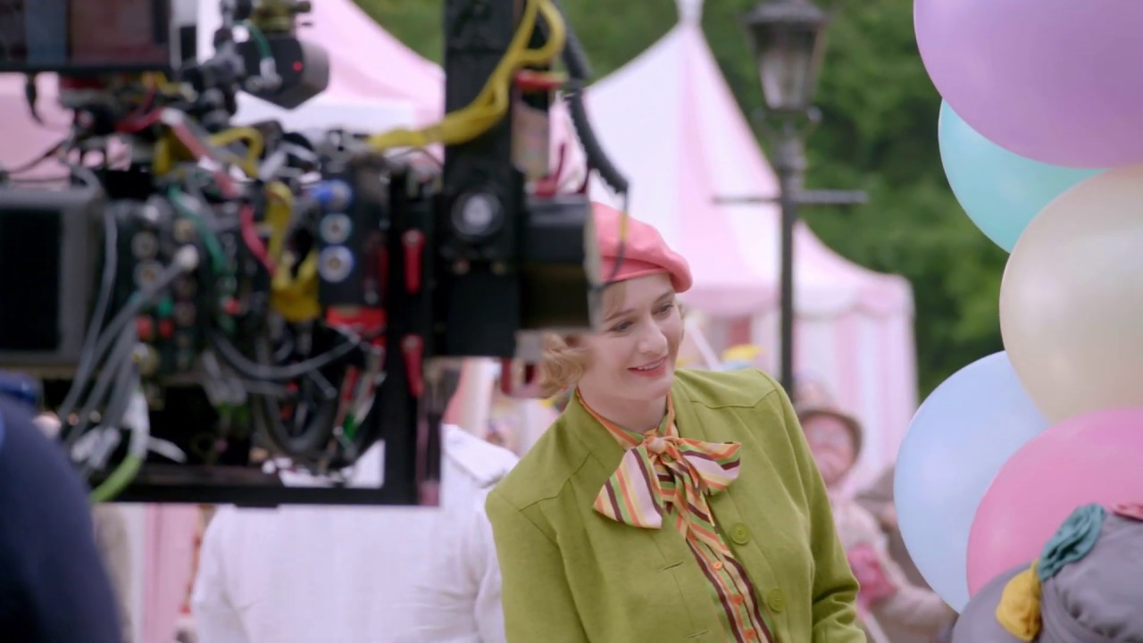 Mary Poppins Returns (2018) B-Roll | Making Of Featurette - YouTube