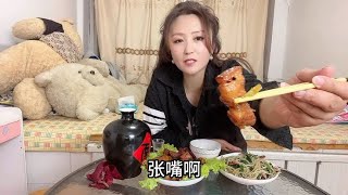 东北女酒蒙子晚餐做道红烧肉，来上几杯小酒，一个人安安静静的喝，感觉真好【东北小琼】