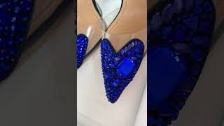 Blue diamond heel display