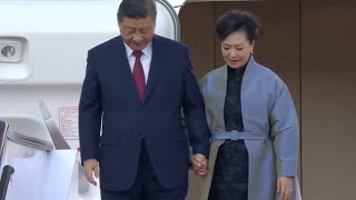 完整视频：彭丽媛连喊“慢点”疑似被删，习近平澳门下飞机特写：华尔街争议20241219