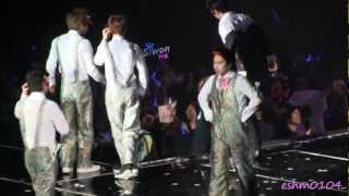 [Fancam]120309 Super Junior SS4 Macau 『White Christmas』 Hyukmin focus