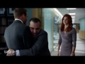 harvey and louis awkward hug suits