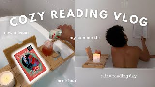 rainy *cozy* reading vlog: why i have never been in a reading slump 🕯️🌧️🛀🏾🫧