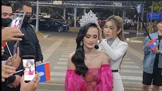 Mus xa peb tus ntxhais nkauj ntsuab Pa yengxa Miss Universe Laos mus sib tws nyobmeKas teb21/12/2022