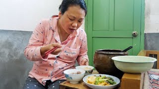 Moon meal soy spareribs soup, could not help but eat a few more