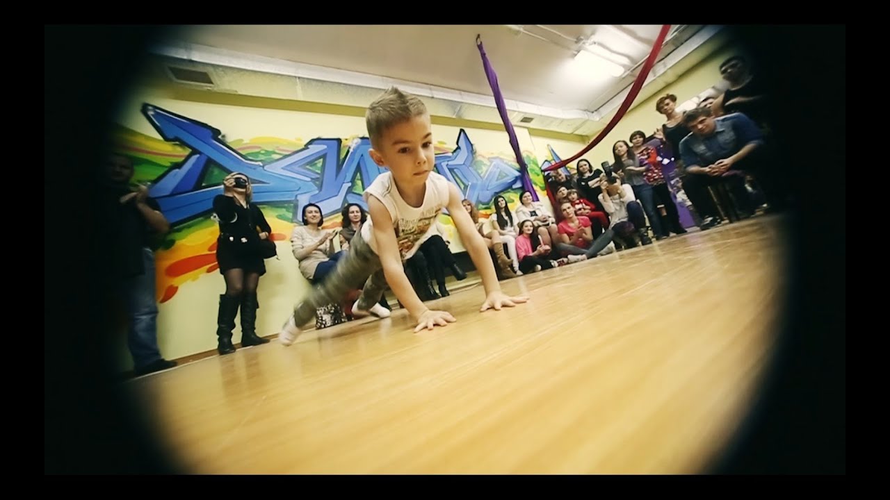 Hip Hop & Break Dance Kids Battle (D-Motion) - YouTube