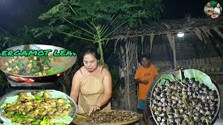 Vlog 1029. Steamed snails with pork and stir fried snails with lemongrass. Cook and eat show.