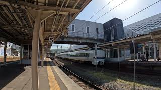 [5.3K高画質動画]普通福井行き　521系　敦賀駅発車