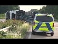 gefahrgut lkw durchbricht leitplanken auf der a40