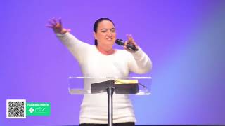 Pastora Danielle Zanelatto Tema: Crer no Impossível