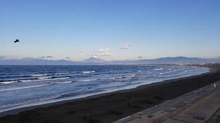 ２０２１年５月１８日（火）／江ノ島～鵠沼海岸～富士山：晴れてますが雲も多いです。風はやや強め波は胸～頭くらい。