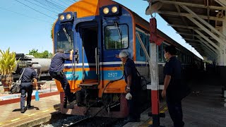 ด่วนพิเศษ 8 จอดนครลำปาง เปลี่ยนเวรพขร.ที่นี่ special express train 8 @Lampang