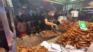 夜市街头烤猪蹄 / Night Market Street Roasted Pig's Feet / 中国街头美食