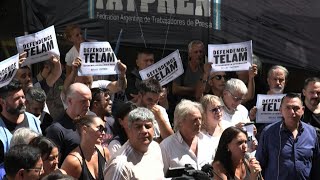 Gobierno de Argentina suspende operaciones de la agencia estatal Telam y cerca sus sedes | AFP