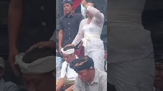 Proses Nuur/Nyajan Jro Mangku Anyar Pura puseh lan Khayangan tiga. Tumpek Wayang 22-06-24.by kt widi