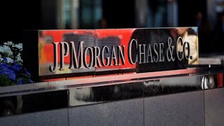 JPMorgan Loans Decline as 1Q Investment Banking Fees Surge