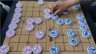 天津高手淄博棋攤踢擂砍大爺，大爺最后逃跑，馬三兵對馬卒能贏嗎