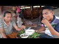 คลิปเก่าแกงหน่อไม้อยู่เถียงนาน้อยกับแถวแม่แซ่บแบบบ้านเฮา《》ກີນໜໍ່ໄມ້ອາຫ່ນບ້ານໆ