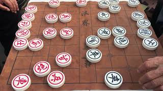 黑棋大爷的小卒攻心真是太厉害了，一步一步的蚕食你，佩服 #公园象棋#象棋#街头象棋