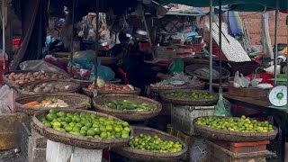 ផ្សារដើមគរពេលរសៀល ស្ងាត់ (Deumkor Market in Phnom Penh)