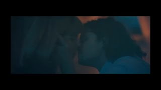 Zoe (2018) Matthew Gray Gubler Kiss