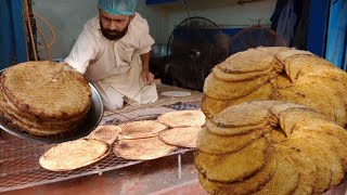 Shadiyoon Wala Sheermaal Taftan Recipe | Bismillah Sheermaal House Karachi Recipe by Tahir Mehmood