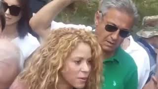 Shakira y su hermano Tonino plantando un cedar y recibe placa conmemorativa en lebanon