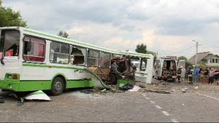 Russie : un chauffard coupe un bus en deux - 14 morts au moins