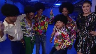 Jonge Michael Jackson showt dance moves - RTL LATE NIGHT