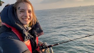 (ENG SUB) Ukrainian wife who is happy to follow her husband to go fishing