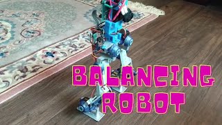 Biped robot balancing