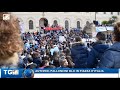 autismo palloncini blu in piazza d italia