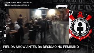 EMOCIONANTE | FUTEBOL FEMININO DO CORINTHIANS RECEBE O CALOR DA FIEL TORCIDA ANTES DA DECISÃO