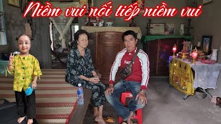 Niềm vui nối tiếp niềm vui l bất ngờ buổi trưa Asin đến thăm bà ngoại