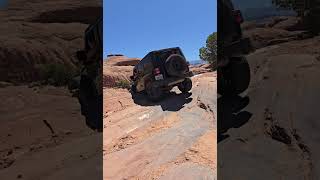 Jeep off roading Fins N Things trail in Moab Utah (3)