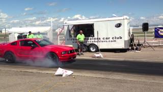 Ford Mustang GT Burnout and 100ft Dash