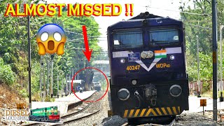 ALMOST MISSED 😱😱😱 ! Two Trains Run PARALLELY ! HUMSAFAR - SIDDHAGANGA | Indian Railways Train Videos