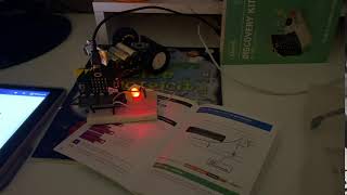 BBC microBit - Basic circuit to light LED