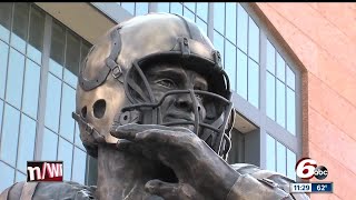 Colts unveil statue memorializing Peyton Manning in front of Lucas Oil Stadium