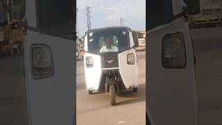 montra Super Electric Auto Rickshaw on Road #shorts #electricauto #montraauto #montraauto