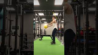 KB Snatch 水平拉？垂直拉？