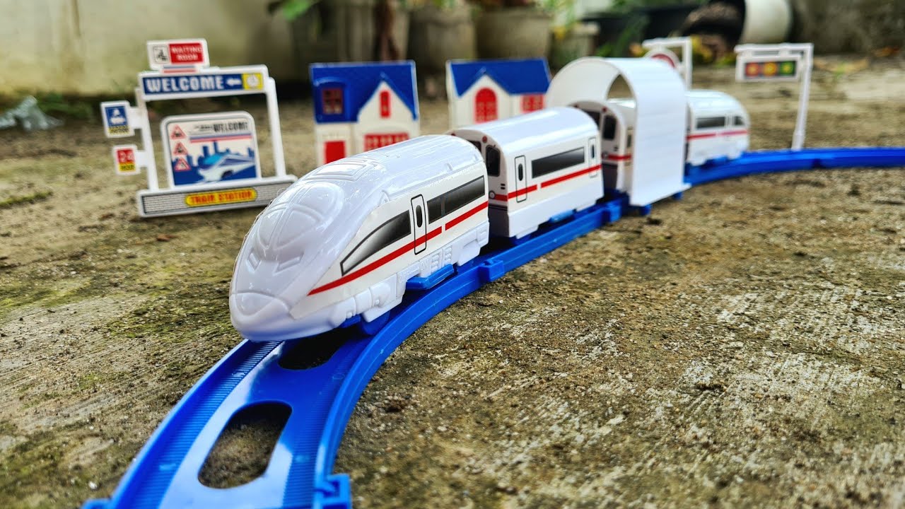 Unboxing Dan Merakit Mainan Baru, Kereta Api Electric Train - YouTube