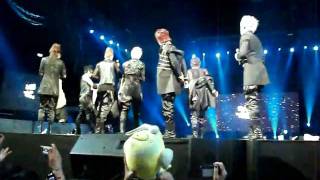 UKISS introducing themselves in first kiss in MANILA