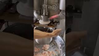 No.|whatsapp8615966151202|夹心肉丸成型机|Stuffed meatball forming machine