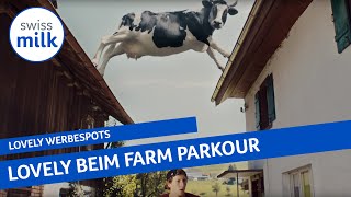 Kuh Lovely führt Farm-Parkour-Läufer an der Nase herum | Werbespot | Swissmilk (2017)